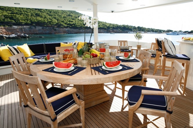 ENDLESS SUMMER - Aft Deck Dining TAble