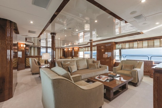 Main Salon Image Gallery Motor Yacht Checkmate Main Salon Side