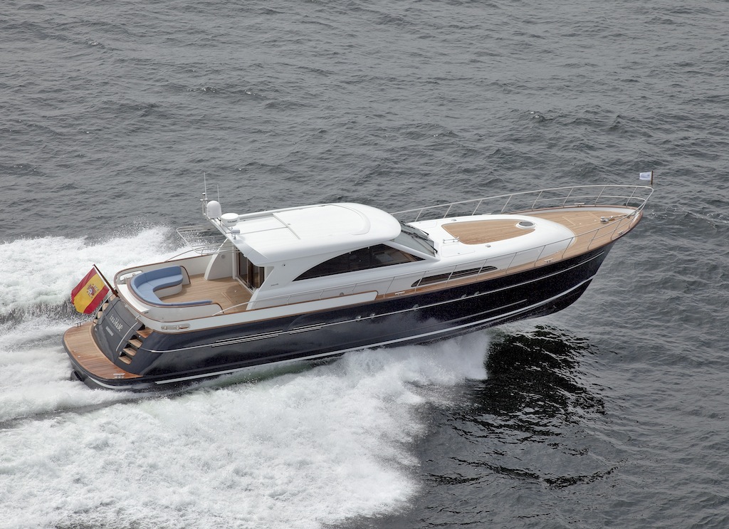 mulder-68-convertible-yacht-yacht-charter-superyacht-news