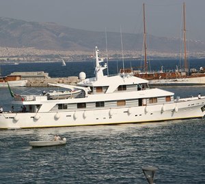 Motor yacht GO, built by shipyard Feadship, length 39m, built in 2010, at  Cap Ferrat, Côte d'Azur, France, Mediterranean Stock Photo - Alamy