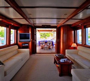 Classic Yacht El Bandido -  Salon looking aft