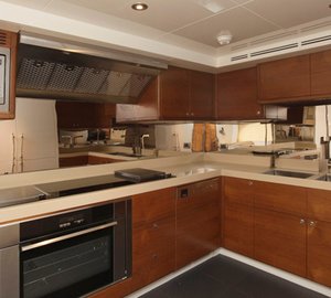 Majesty 105 yacht -Galley