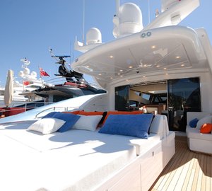 PURE WHITE - Aft Deck