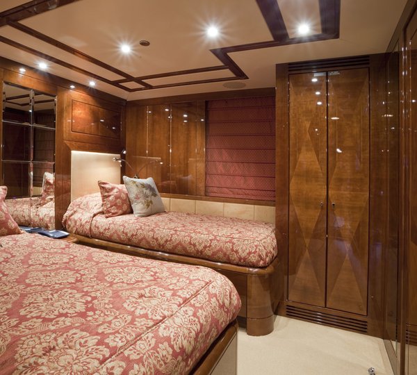Twin Bed Cabin On Yacht COCO VIENTE