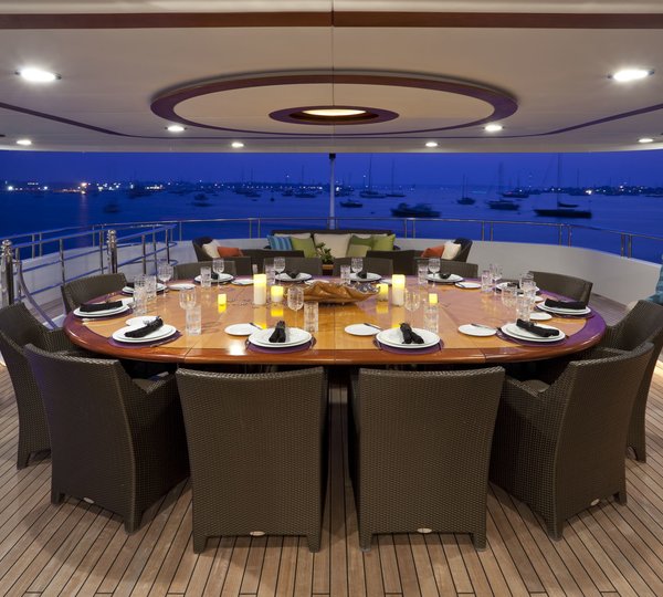Sky-lounge Outdoor Eating/dining On Board Yacht COCO VIENTE