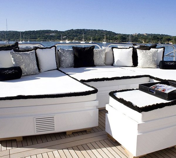 Sitting: Yacht PURE ONE's Aft Deck Image