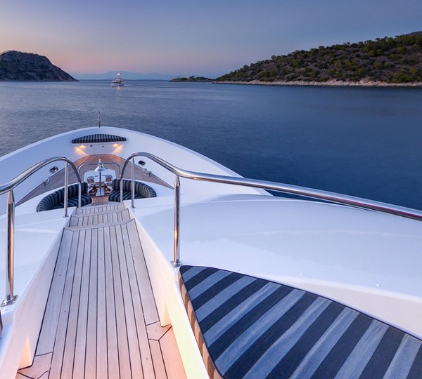 ENDLESS SUMMER Yacht Charter Details, Westport