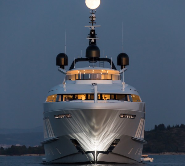 blue moon yacht baddeck