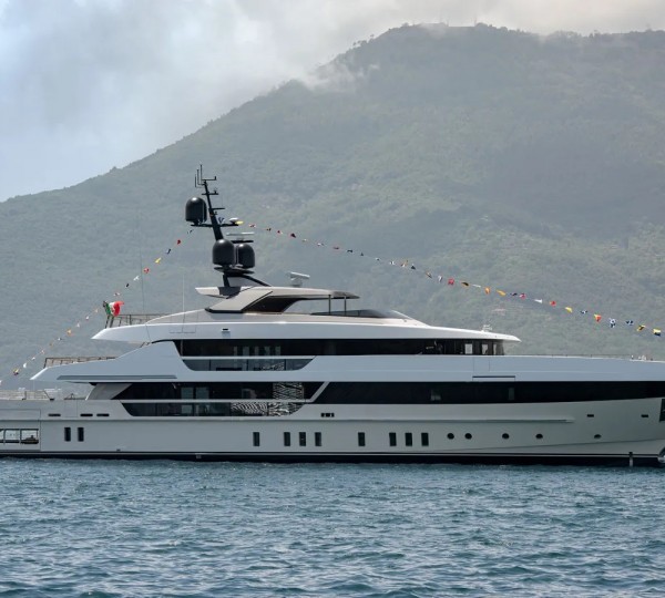 Luxury yacht AILY