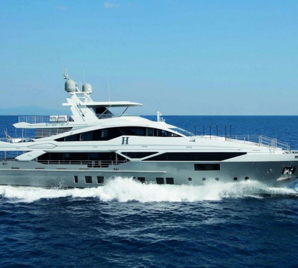 Superyacht H