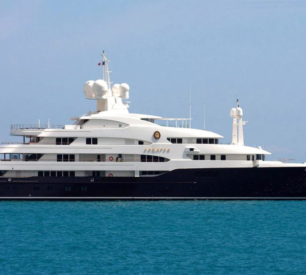 Superyacht PURE (ex Sarafra)