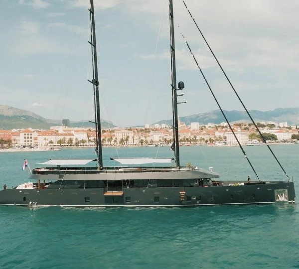 Superyacht REPOSADO