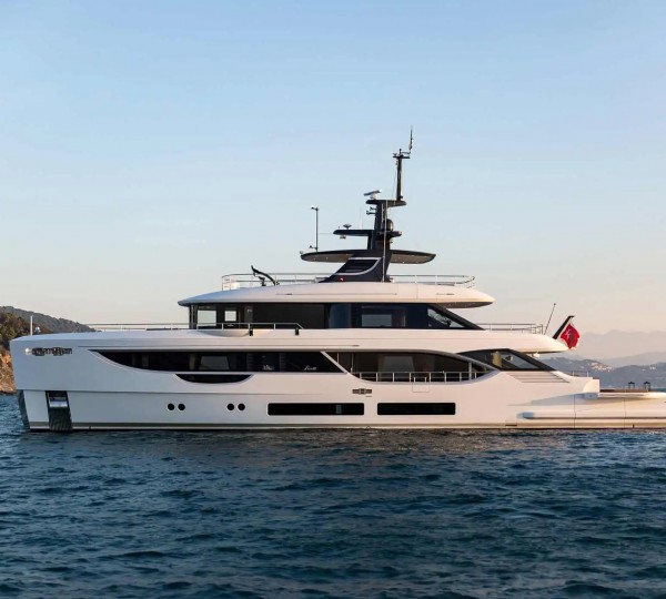 Superyacht VIV (sistership)