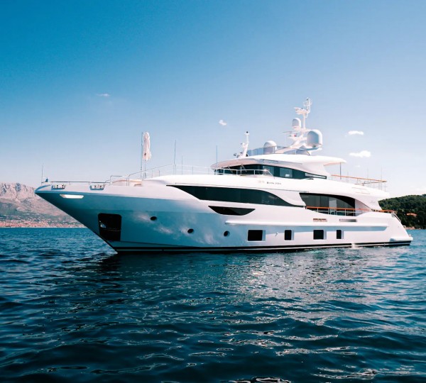 Luxury Yacht BELLA VITA