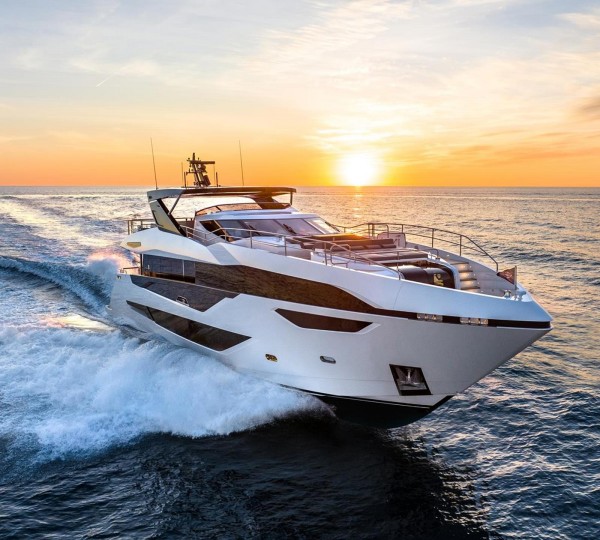 Sunseeker 155 девушка