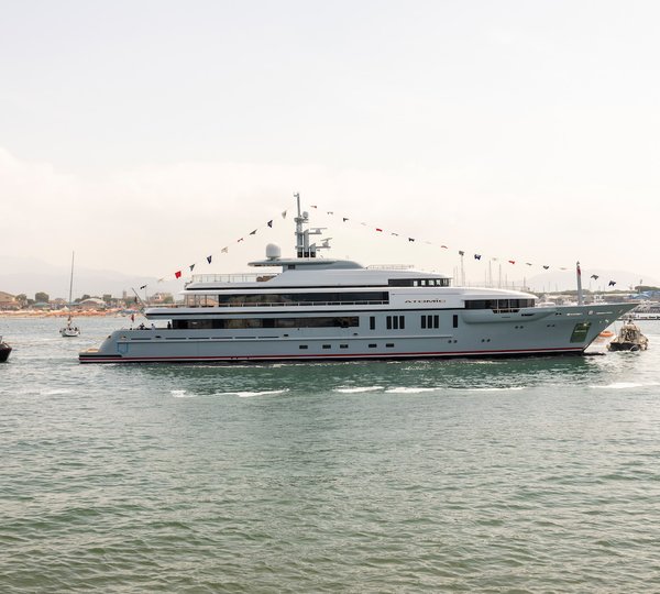 64m Luxury Yacht ATOMIC Launched