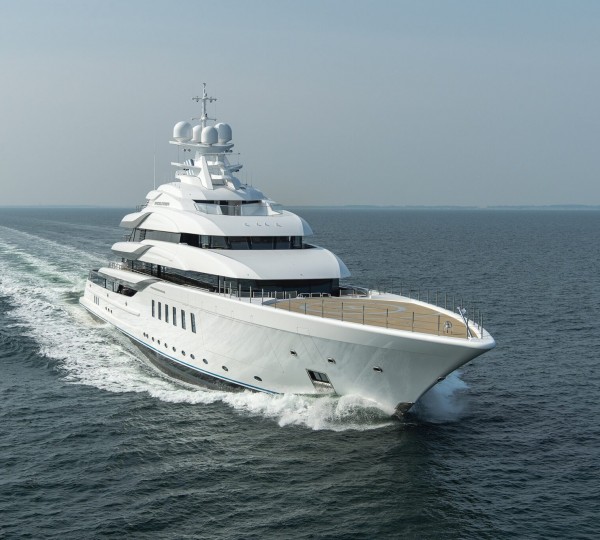 95M LURSSEN MEGA YACHT - Bow View