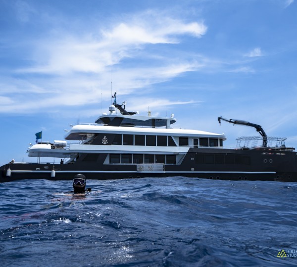 Motor Yacht BLACK PEARL - Main shot