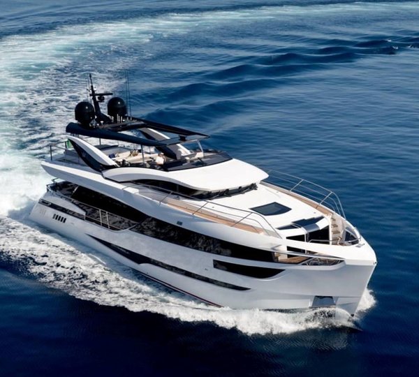 Dominator Illumen Motor Yacht HANAA