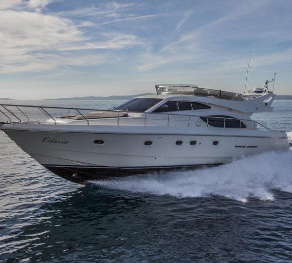 Ferretti Yacht FIDUCIA - Main Shot