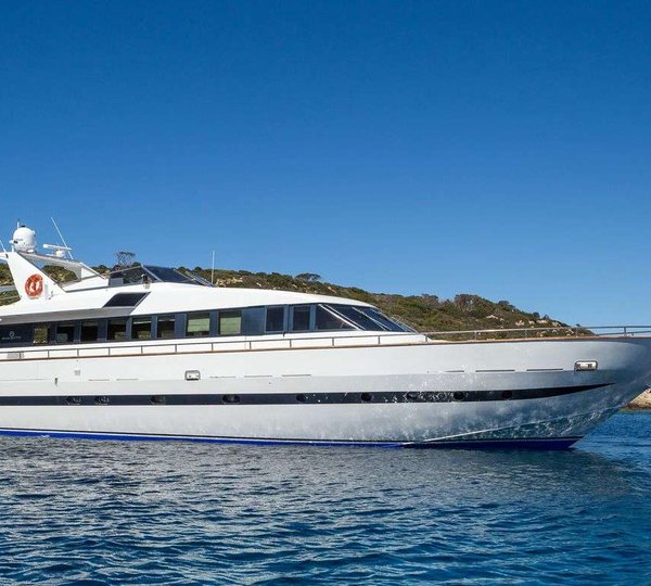 LAOURA M Motor Yacht Profile