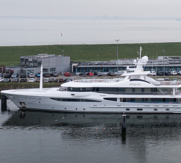 Luxury Yacht PAPA In Vlissingen