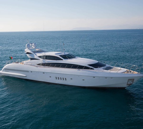 Mangusta 105 Yacht 