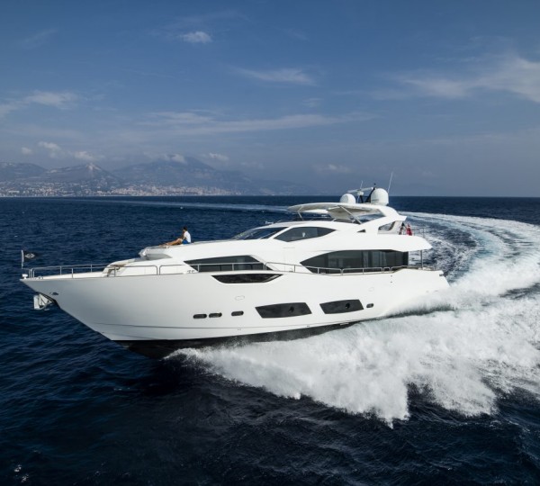 Yacht ROMANA, Sunseeker 95 | CHARTERWORLD Luxury Superyacht Charters