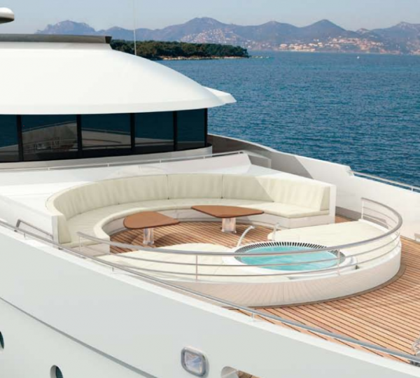 Foredeck Jacuzzi