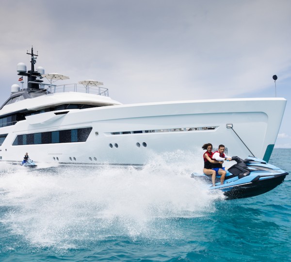 Motor Yacht ENTOURAGE 