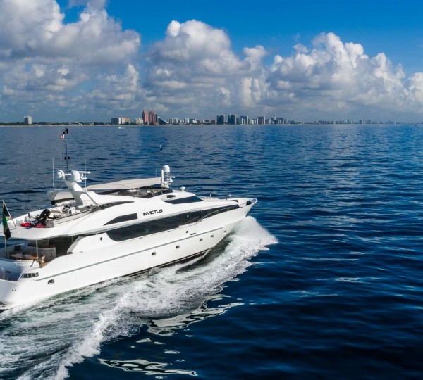 Motor Yacht INVICTUS