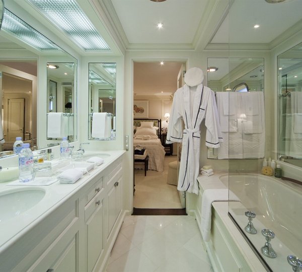 Queen Guest Bathroom