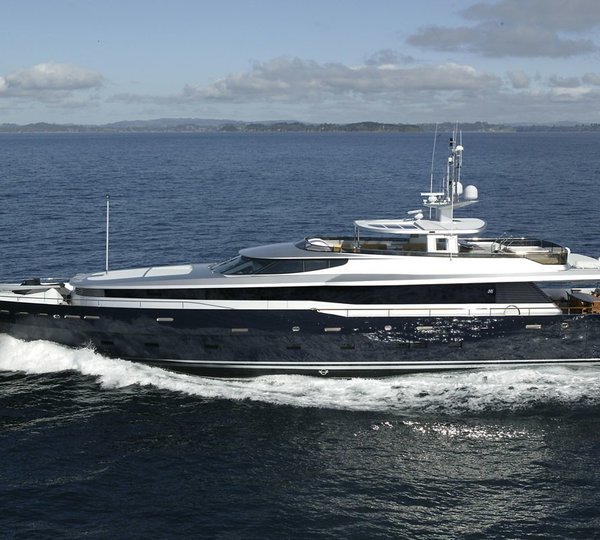 The 40m Yacht AD LIB