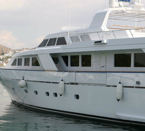 The 39m Yacht OKTANA