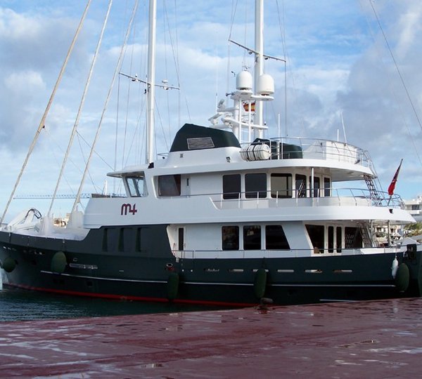 The 33m Yacht M4