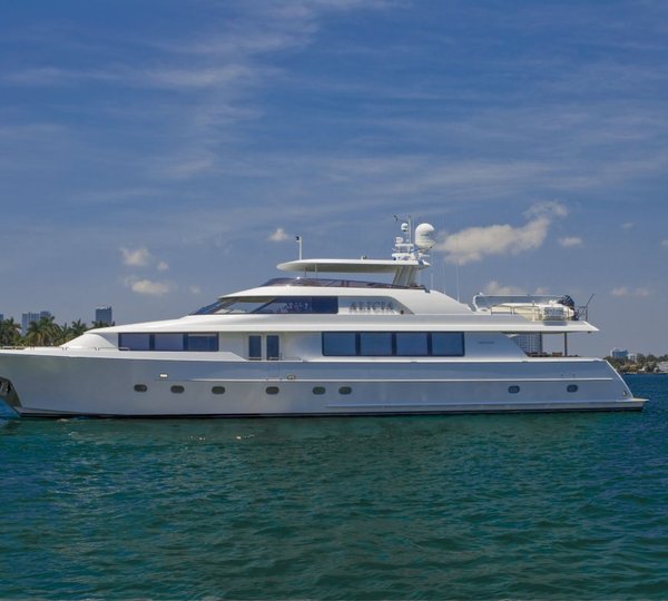 Motor yacht Alicia