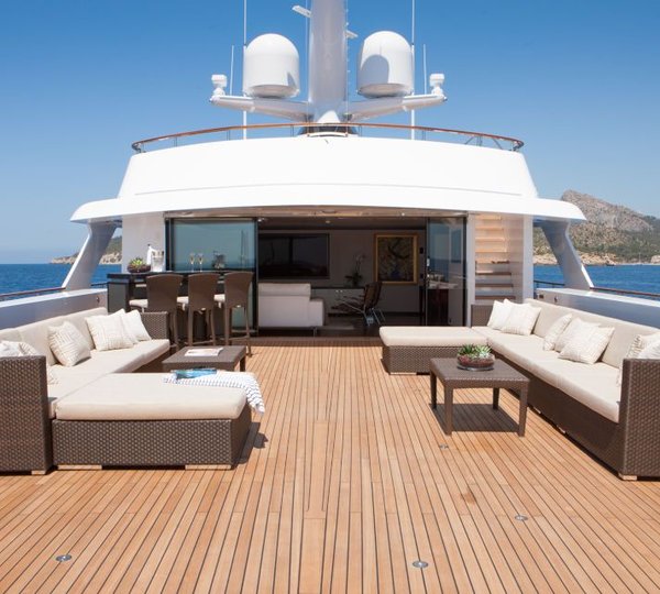 Luxury Crewed Motor Yacht MIRAGE - Feadship 53m - 7 Cabins - Cannes -  Monaco - Naples - Caribbean - Bahamas - Boatbookings