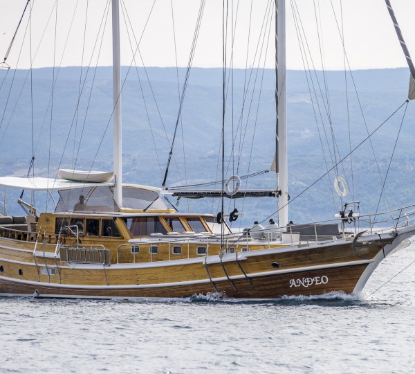 Profile Of The Yacht Of ANDEO