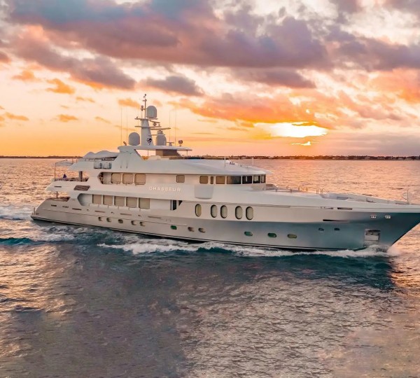 Superyacht CHASSEUR