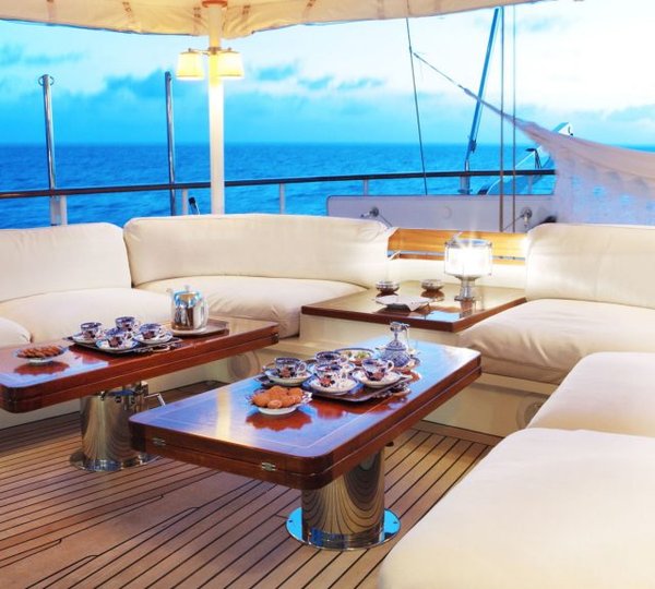 Yacht DIONE STAR Aft Deck Seating