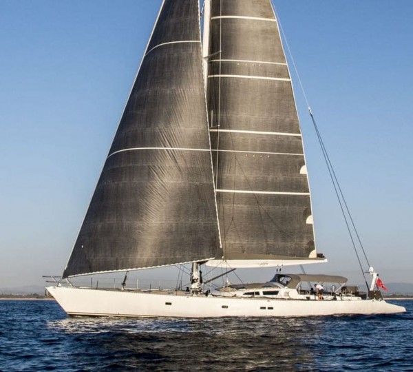 Sailing Yacht AIZU