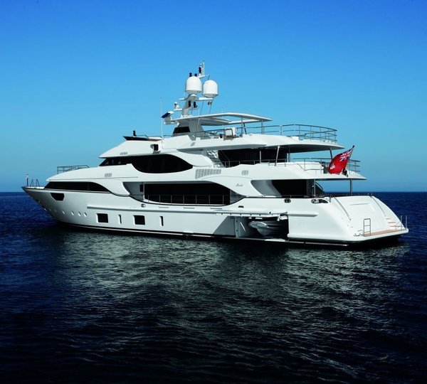 The 42m Yacht SOY AMOR