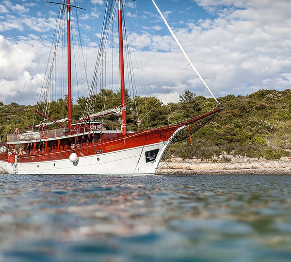 Gulet Sailing Yacht ROMANCA Profile