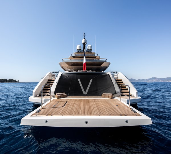 Swim Platform Image Gallery – Luxury Yacht Browser | by CHARTERWORLD ...