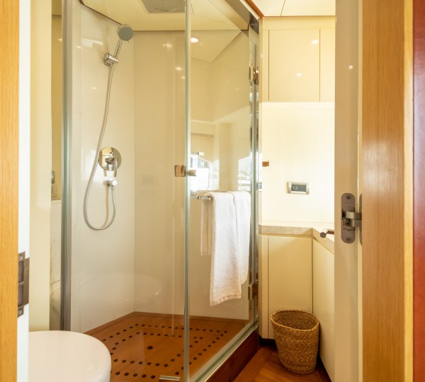 VIP Bridge Deck Bathroom