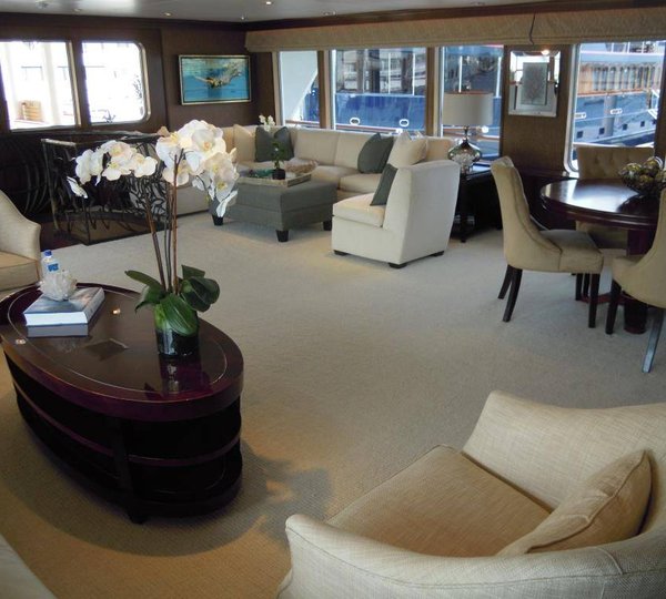 Large Salon