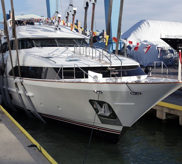 121 Super Yacht FF1