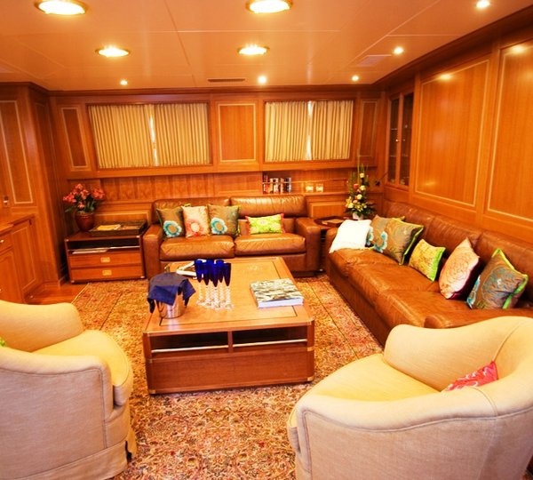 Main Salon Image Gallery Main Salon Mondomarine Yacht Manifiq Main