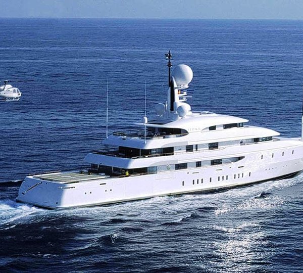 who owns the yacht ilona