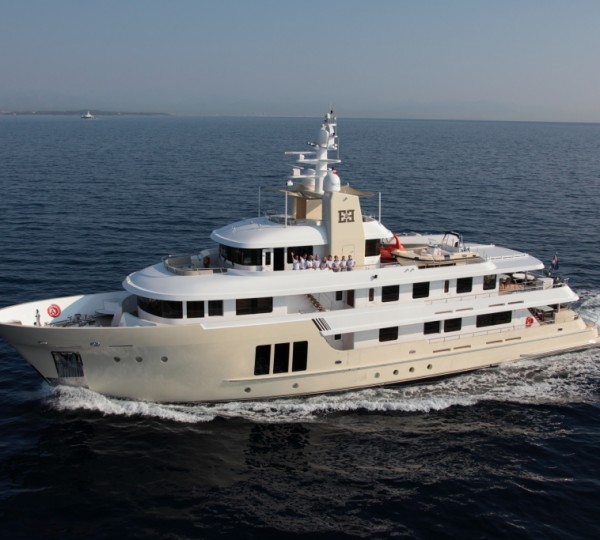 Motor Yacht E&E - Main